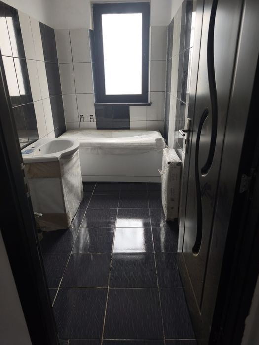 Apartament 4 camere 82 mp+Boxa