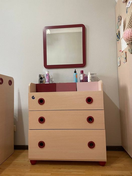 Срочно продаётся гарнитур в полном комплекте в отличном со