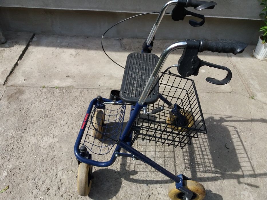 Rolator pliabil cu 4 roti