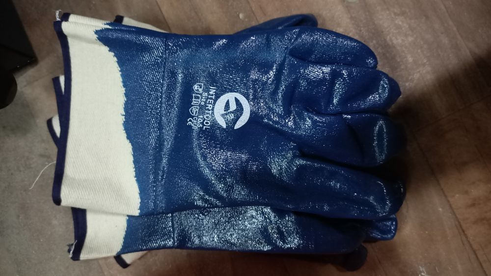 Продам резиновые перчатки