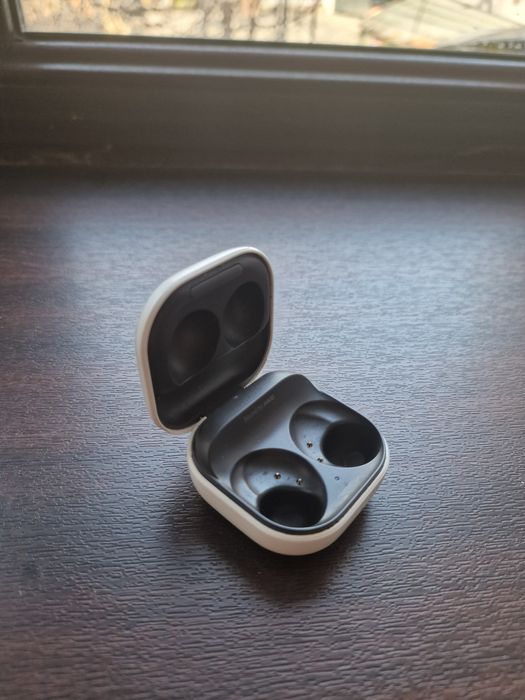 Samsung Galaxy buds 2, кейс без наушников