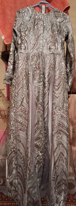Продаю платье вечернее