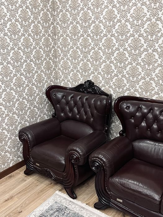 Кожаный   Диван.