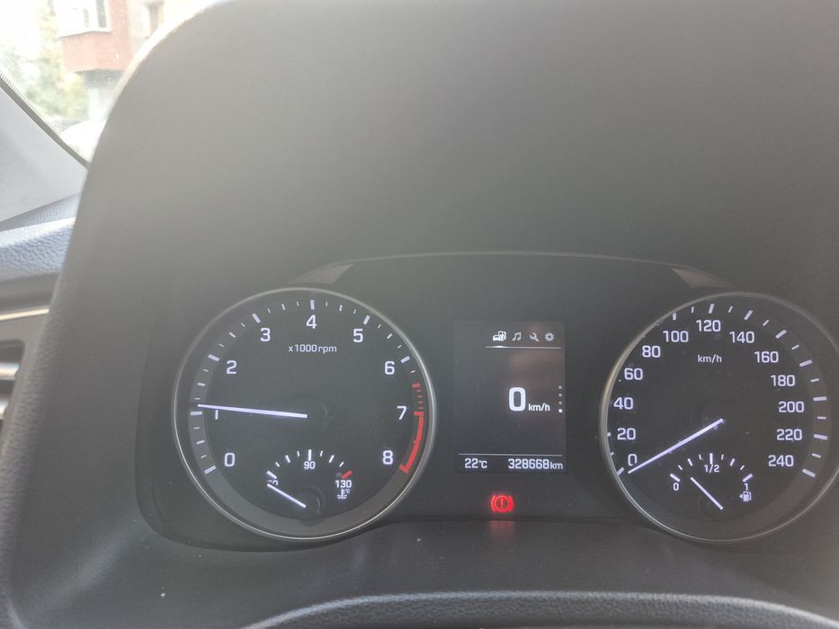 Hyundai Elantra De vanzare Hyundai Elantra - 6000 euro negociabil An fabricatie: 2016