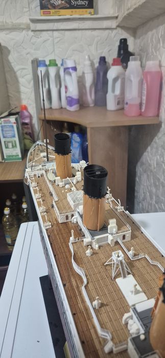 Продавам макет на Титаник мащаб 1:200, ръчно злобен изцяло.