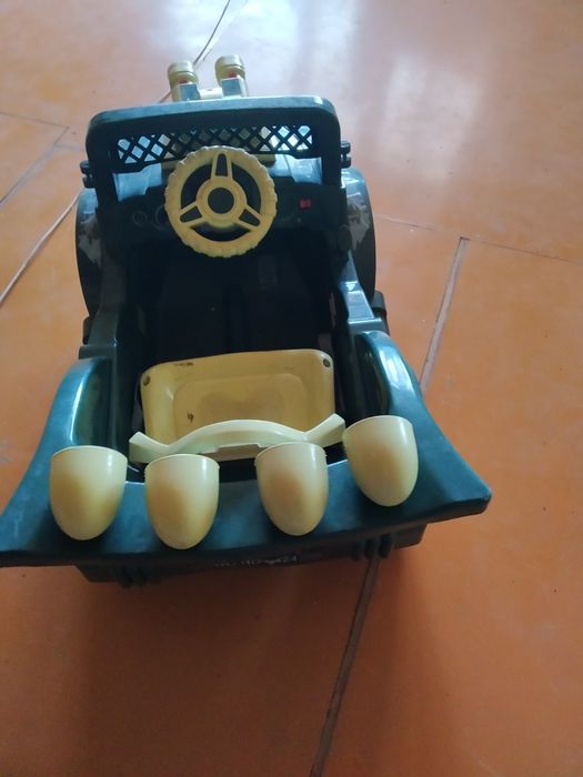 Продам детскую машинку