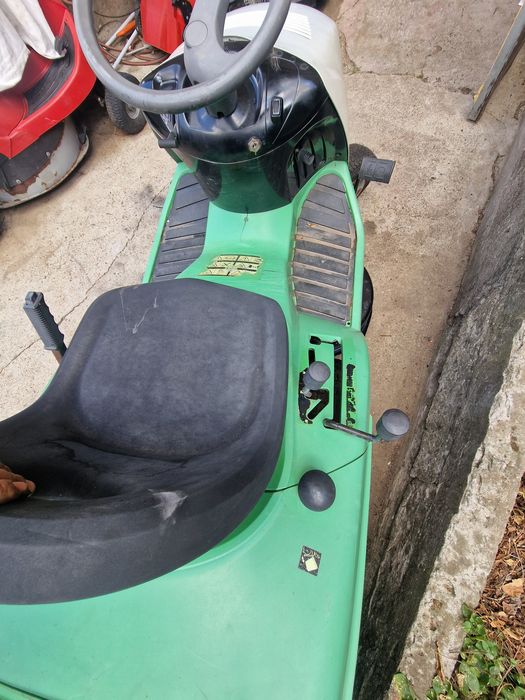 Tractoras gazon Viking