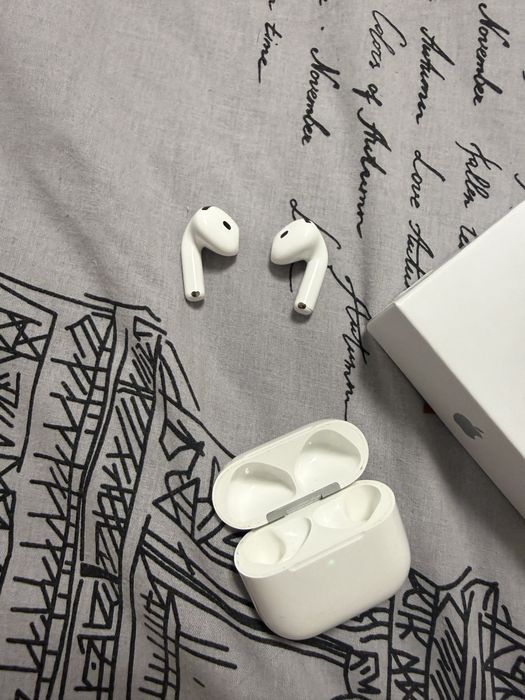 casti apple airpods 4
