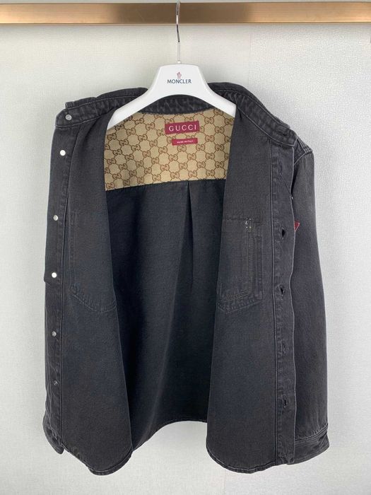 Gucci Noul set GG-decorat cu haină de fum. Zece zile