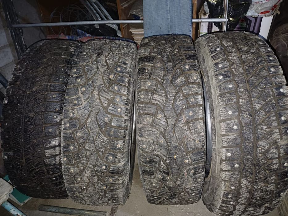 Продам зимние шины в отличном состоянии