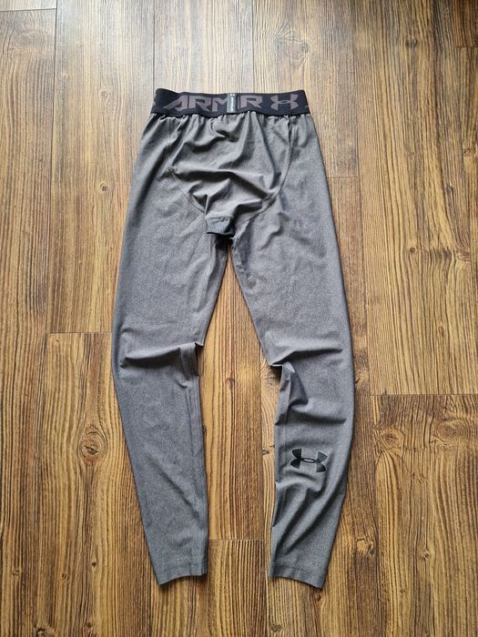 Страхотно мъжко спортно долнище клин UNDER ARMOUR размер M