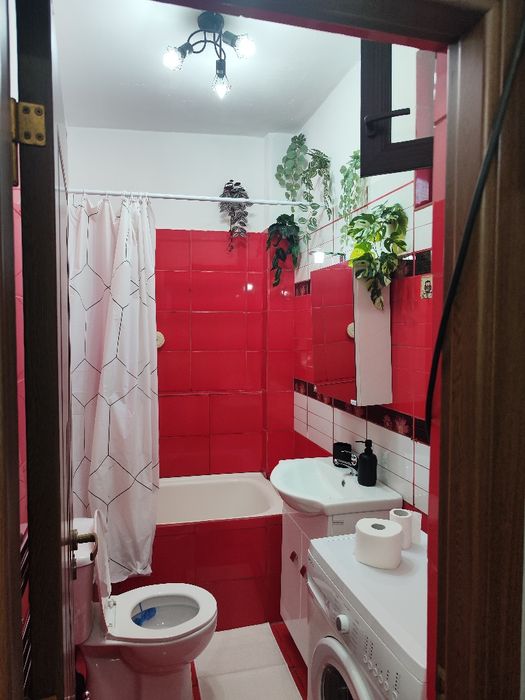 Proprietar  închiriez apartament la casă