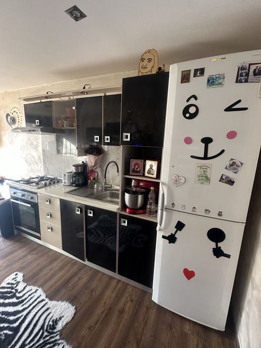 Vand mobila de bucatarie complet utilata .