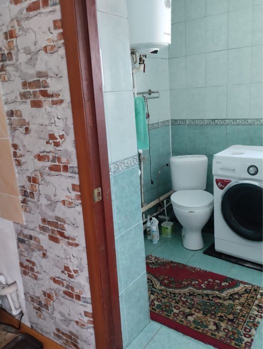 Срочно.продается частный дом, в центре Красного Яра.ыбырая дом 17.