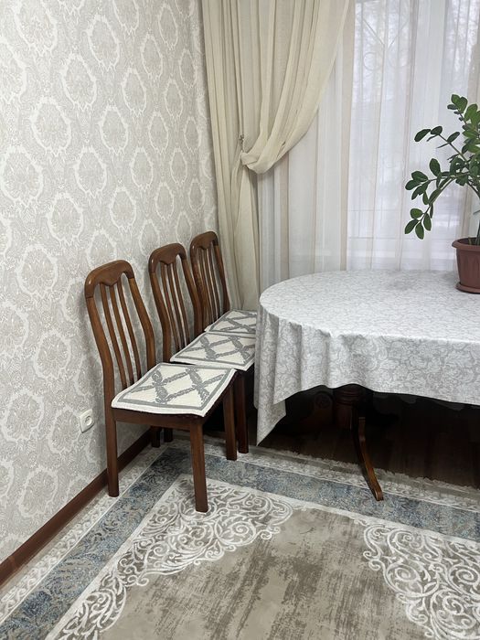 Стол и стулья, комплект