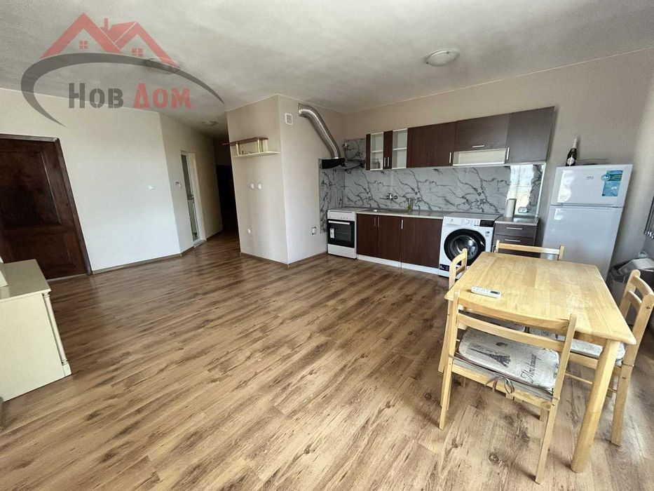 Просторен тристаен в кв. Акация