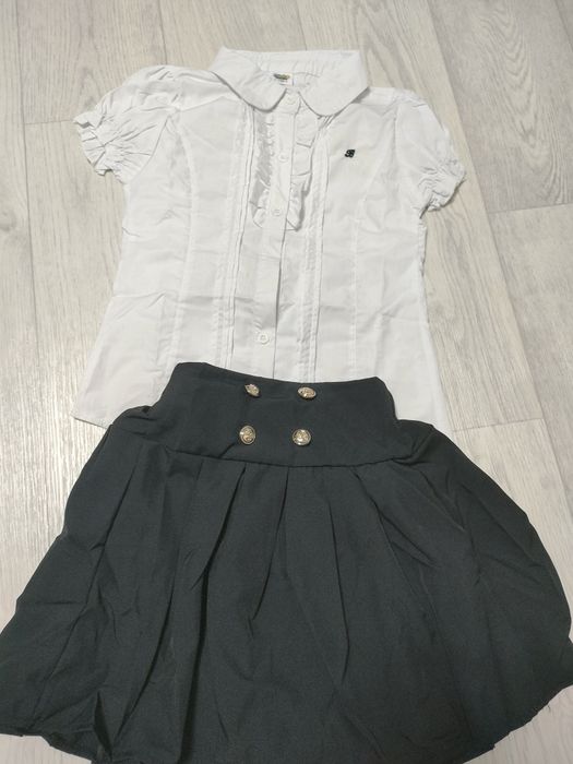 Продам блузку,юбку школьную