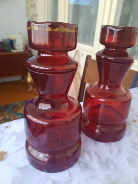 Графин красный. Один