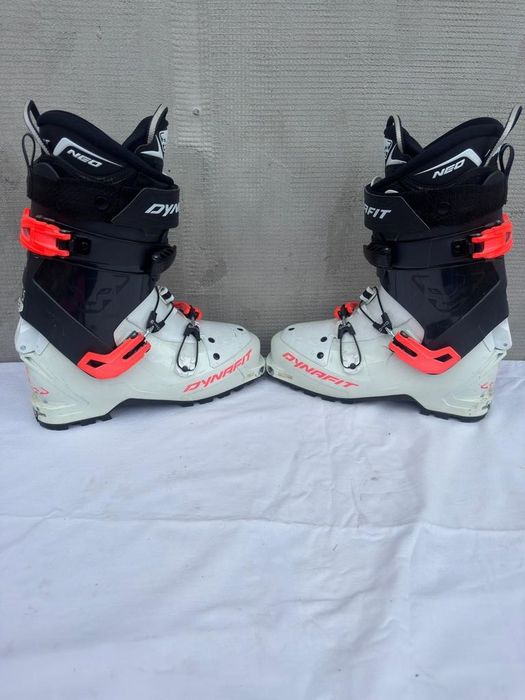 Clapari ski schi tura skimo Dynafit Neo PU Carve marime EUR:42.5 Mondo:27.5 last:102