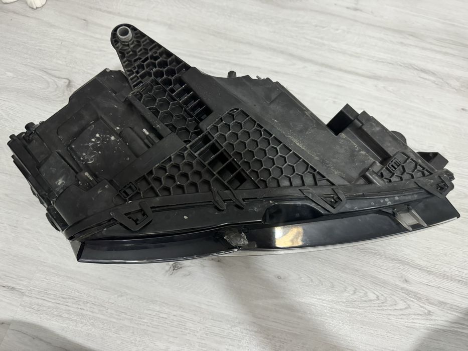 Far Skoda Superb 3 2020 Led Matrix stanga