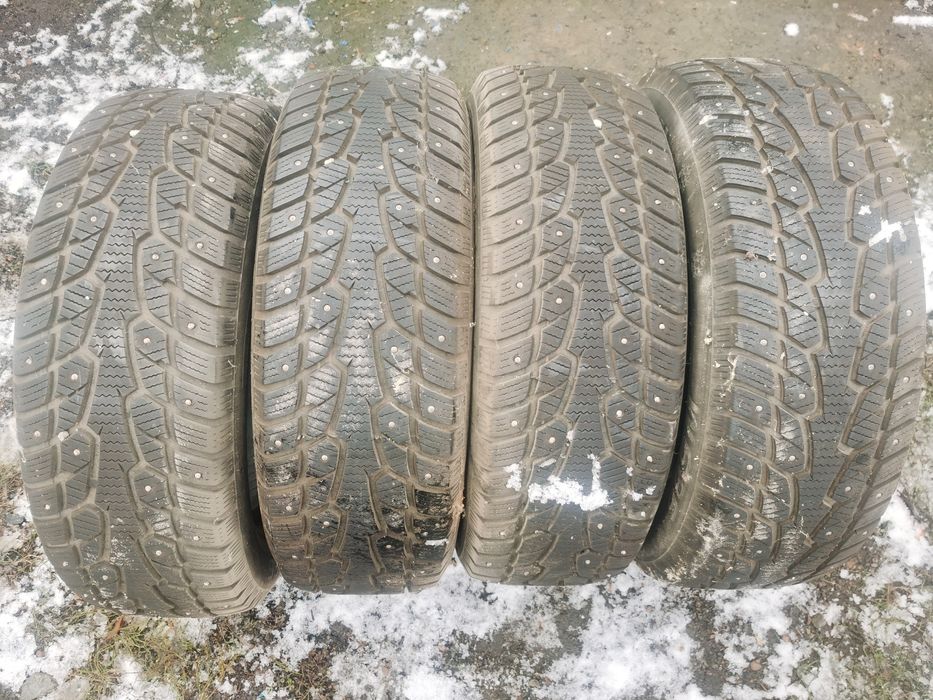 Резина зимняя  215*60*R16