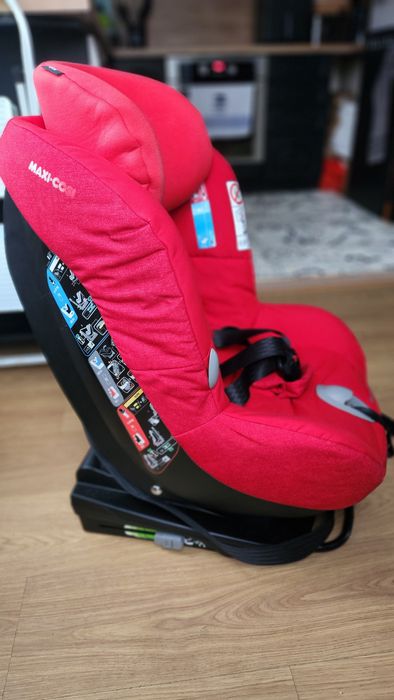 Детско столче за кола Maxi - Cosi Milofix  ( 0-18 кг ) )