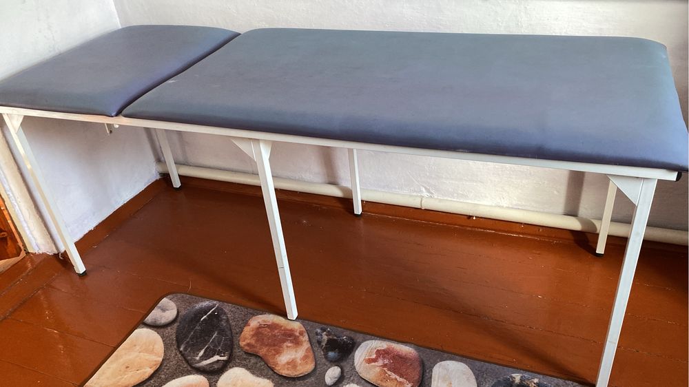 Продам кушетку, качество супер почти новый