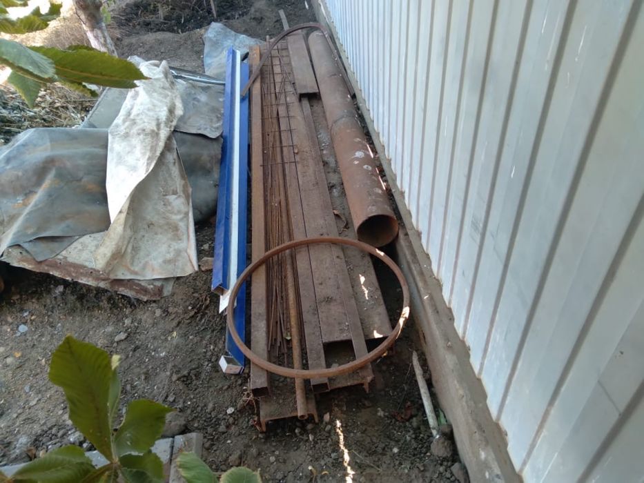 Продам железки.