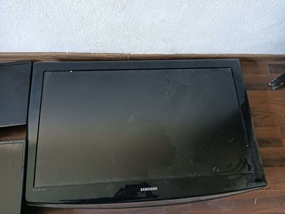 Vand televizoare Samsung hanfree tv stalinght finlux la doar 350 bucata