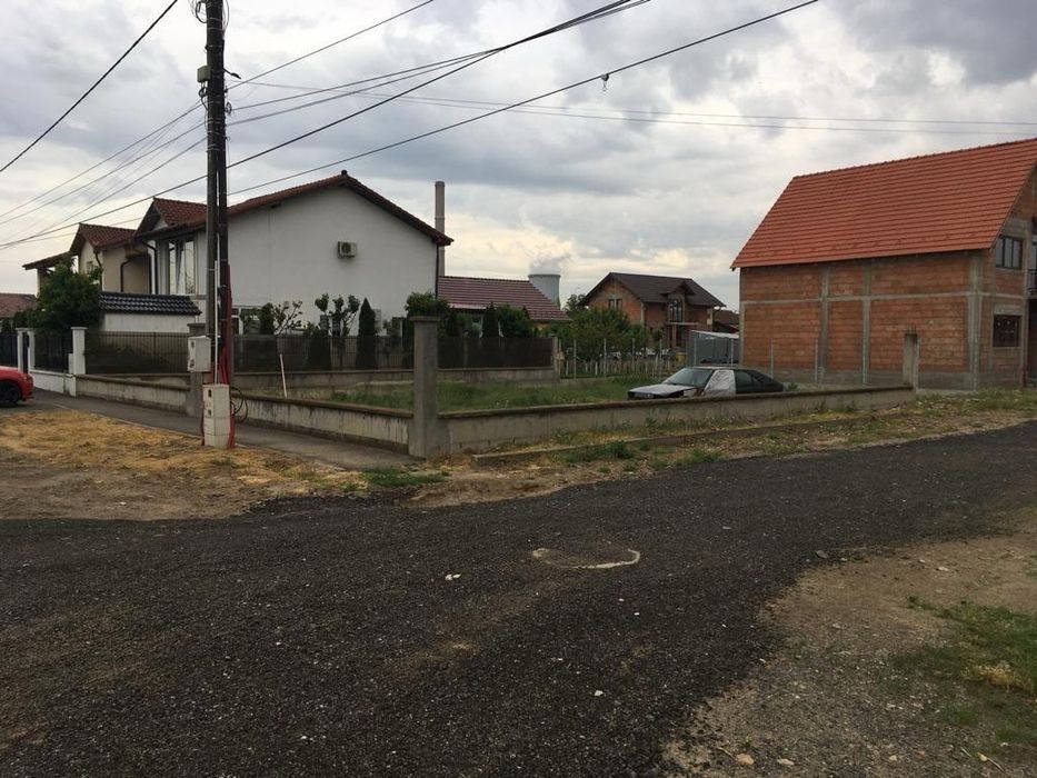Teren (de vânzare) 463 mp pe colț, Calea 6 Vânatori. Împrejmuit.