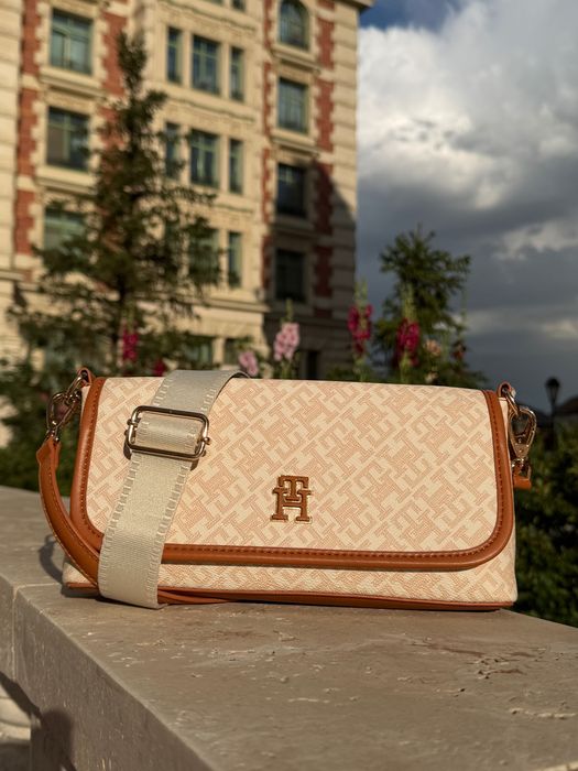 Сумка Tommy  Hilfiger