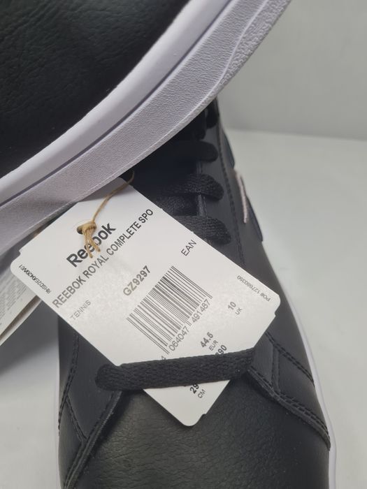 Кецове Reebok 

Нови с кутия.

Размер 44.5 стелка 29 см.

Цена 79 лв.