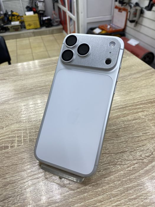 Apple iPhone 17 Pro Max E-Sim 256Gb (Ос14Б)