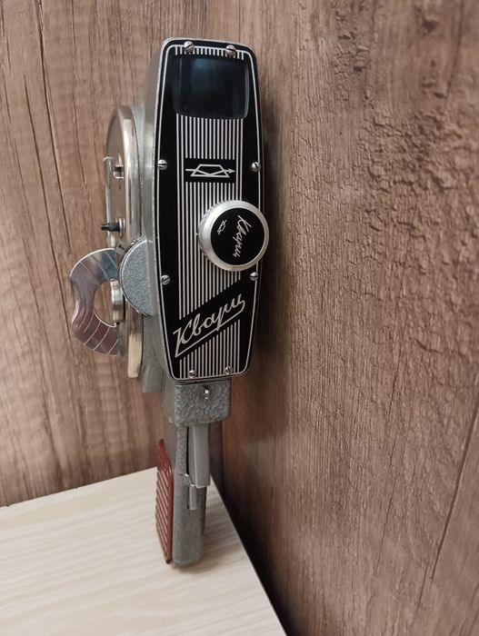 Продам кинокамеру.
