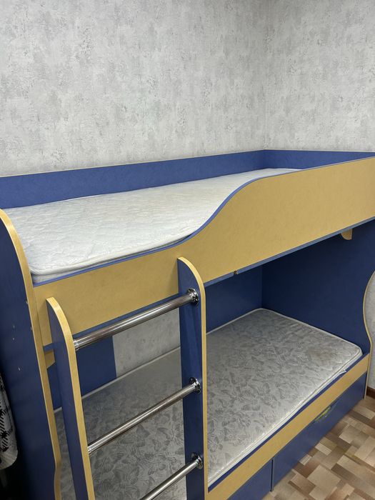 Двух-яростная кровать