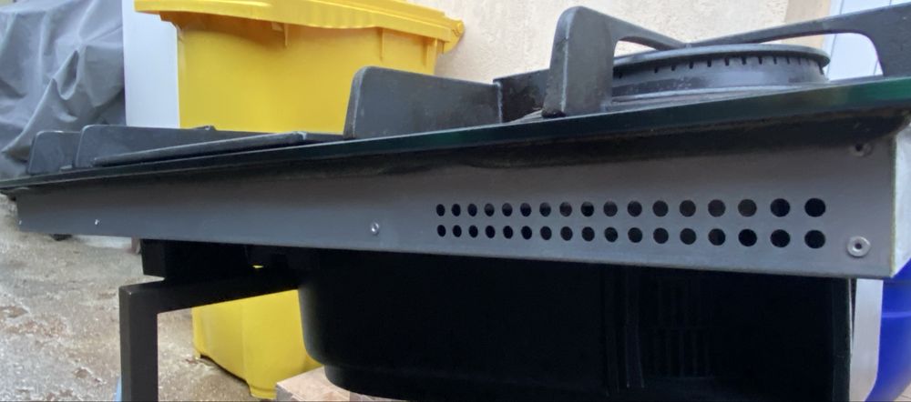 Plita pe gaz cu hota integrata ELICA