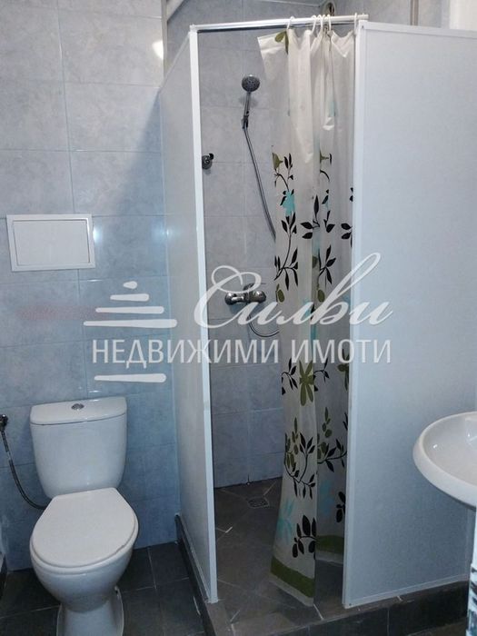 Дава се под наем Двустаен апартамент в Шумен, Тракия - 64 кв.м за 255 € - Снимка #5