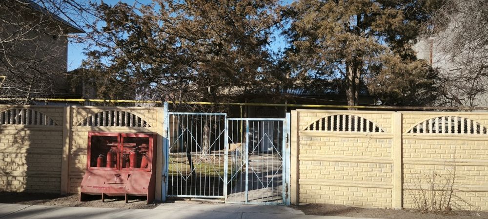 Уй сотилади масжид олдида