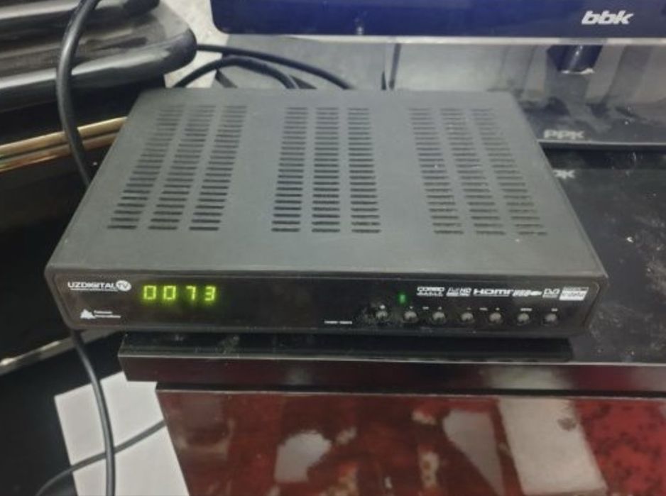 Tuner Uzdigital TV sotiladi
