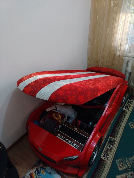 Детская кравать мерседес)