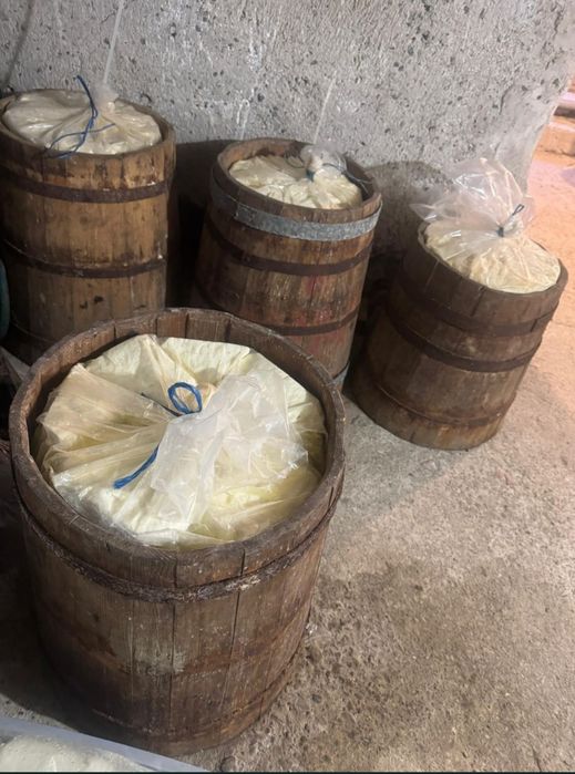 Telemea veche si burduf de oaie 100% maturata  de pe Valea Hartibaciului