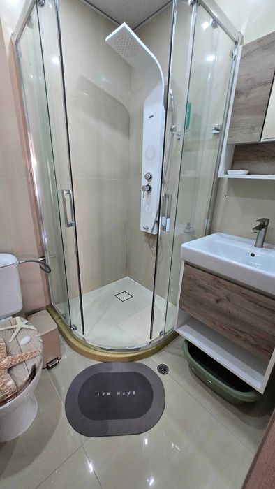 Апартамент под наем първа линия