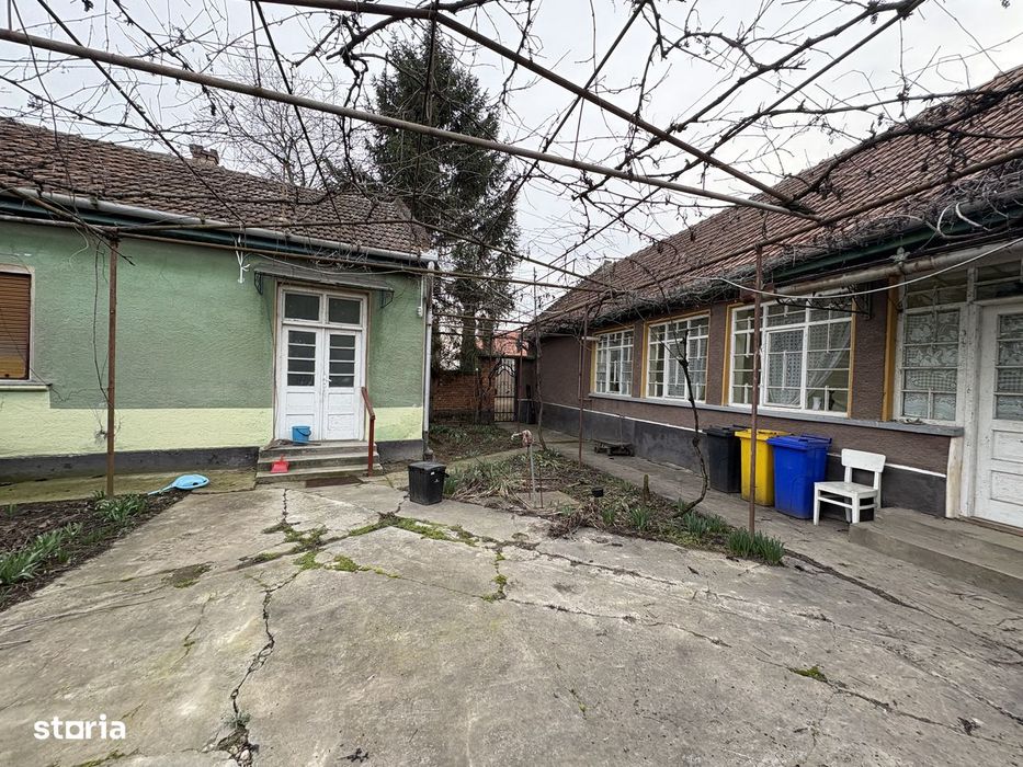 Casa de vanzare Santion ,teren 3800 mp