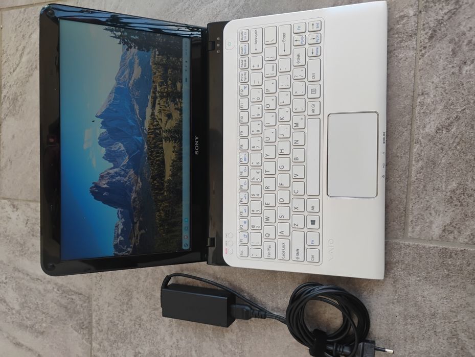 Sony Vaio HD perfect funcțional.Schimb cu consola jocuri.