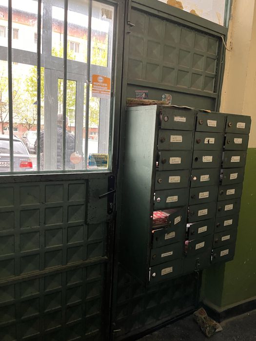 Метална врата за жилищен блок с две крила механизъм и брава за достъп