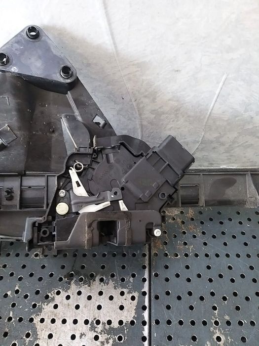 Broasca usa stanga fata ford c max 3m5ar21813et