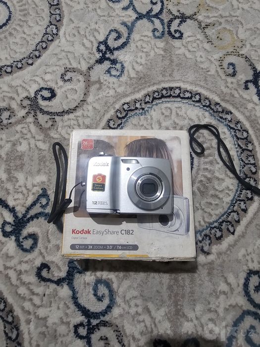 Fotoaparatlar sotiladi