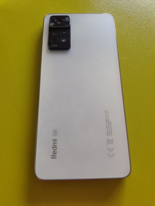 Продавам Redmi Note 11 pro 5G