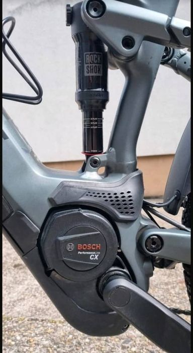 Bicicletă electrică Cube Stereo hybrid 120 pro 625 Allroad
E-bike Cube Stereo hibryd 120 pro 625 Allroad