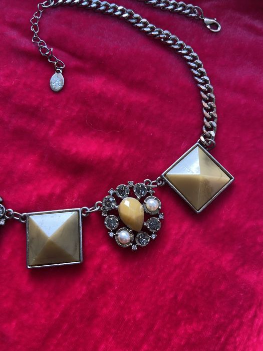 Колье с ониксами и стразами